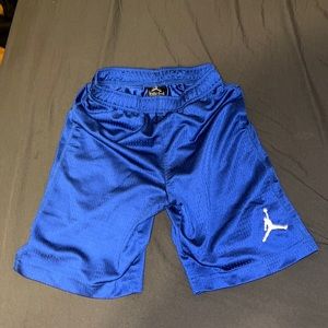 Blue Jordan shorts - kids 7/Lg